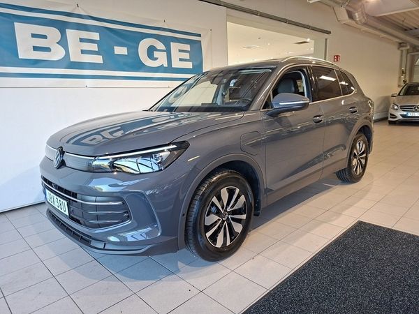 Volkswagen Tiguan LIFE 1.5 eHybrid 204HK DSG Drag Värmare 360kamera - 2026