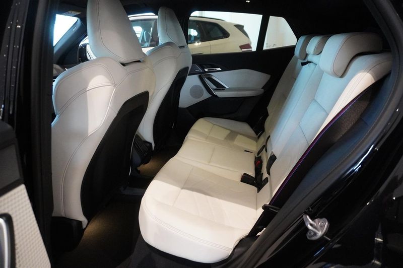 BMW iX2 bild 5