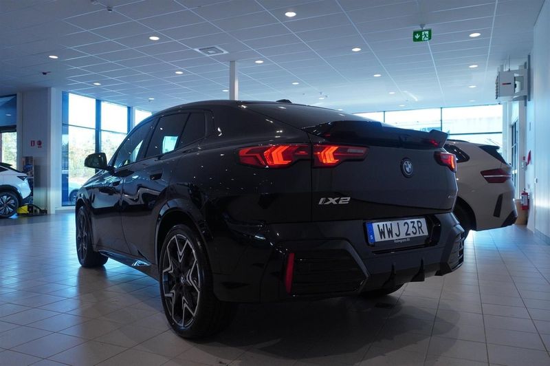 BMW iX2 bild 4