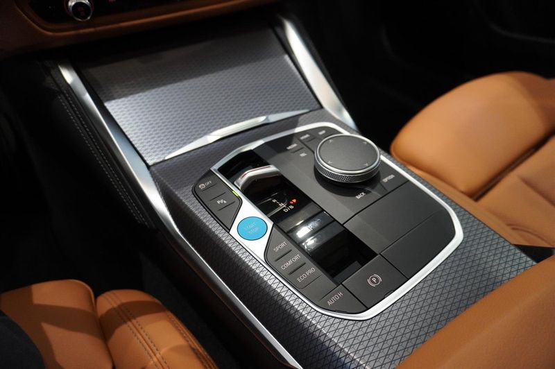 BMW i4 bild 10