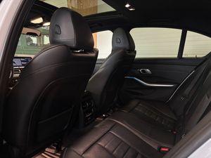 BMW 330 bild 19