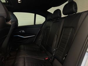 BMW 330 bild 20