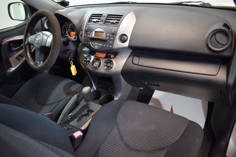 Toyota RAV4 bild 9