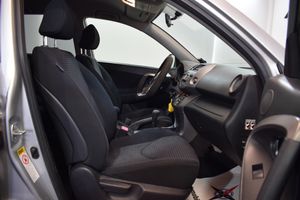 Toyota RAV4 bild 10