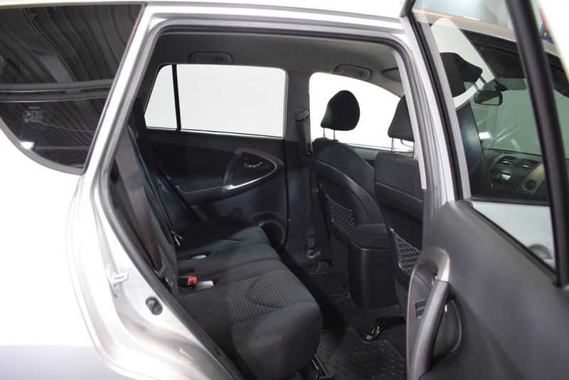 Toyota RAV4 bild 12