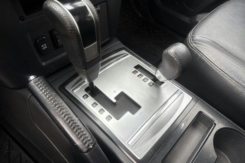 Mitsubishi Pajero bild 15