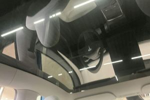 Tesla Model Y bild 16