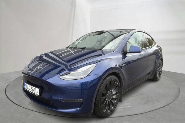 Tesla Model Y Performance Dual Motor AWD - 2024