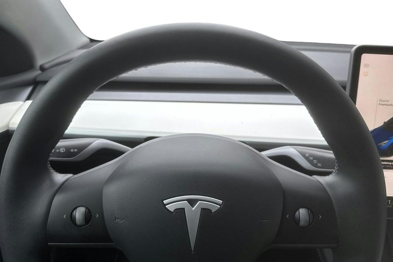 Tesla Model Y bild 10