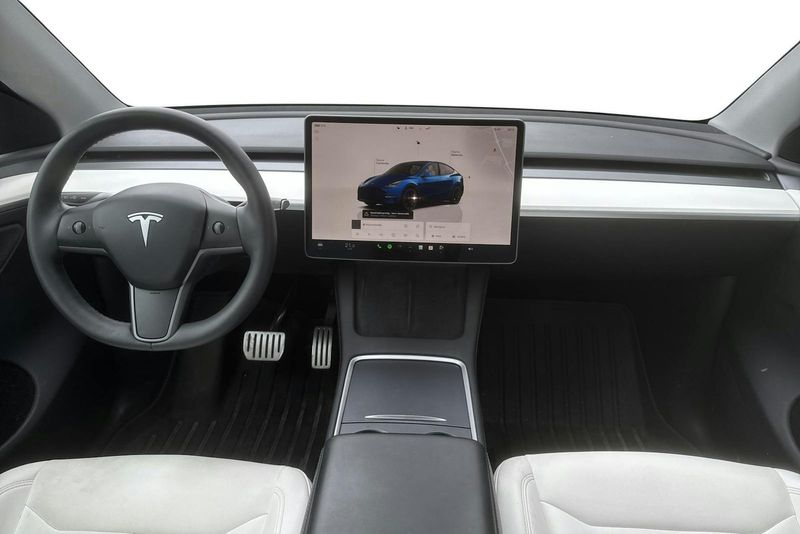 Tesla Model Y bild 6