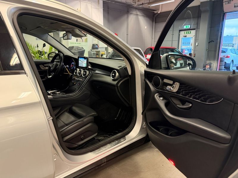 Mercedes GLC220 bild 19
