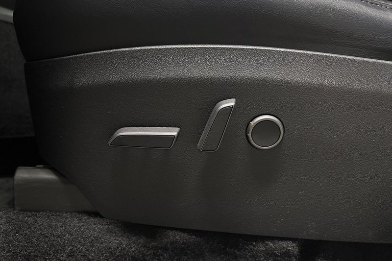 Tesla Model Y bild 24