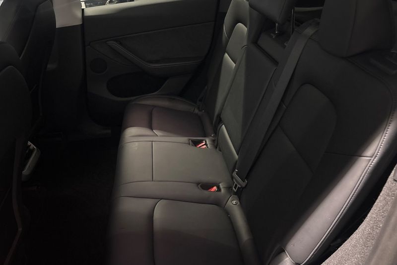 Tesla Model Y bild 12
