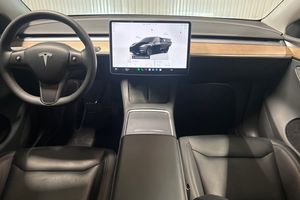 Tesla Model Y bild 9