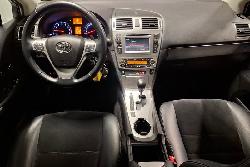 Toyota Avensis bild 10