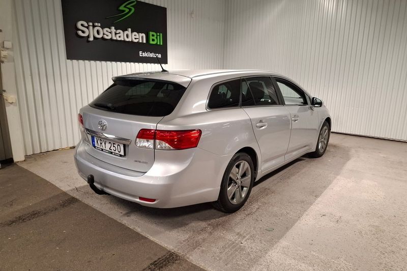 Toyota Avensis bild 7