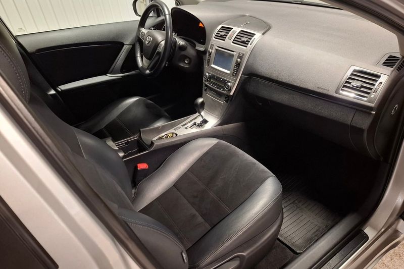 Toyota Avensis bild 14