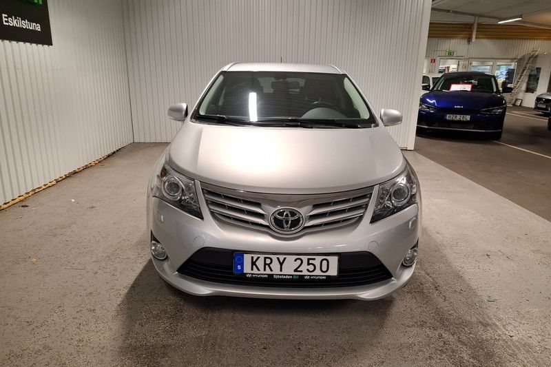 Toyota Avensis bild 2