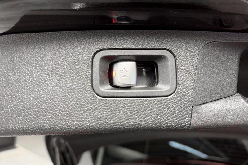 Mercedes E300 bild 16