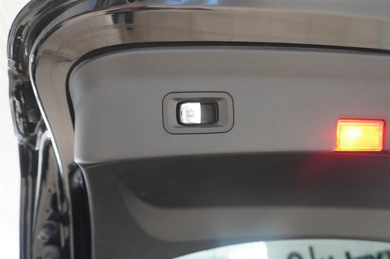 Mercedes GLC220 bild 19