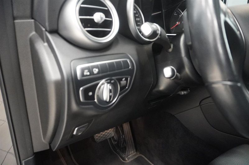 Mercedes GLC220 bild 15