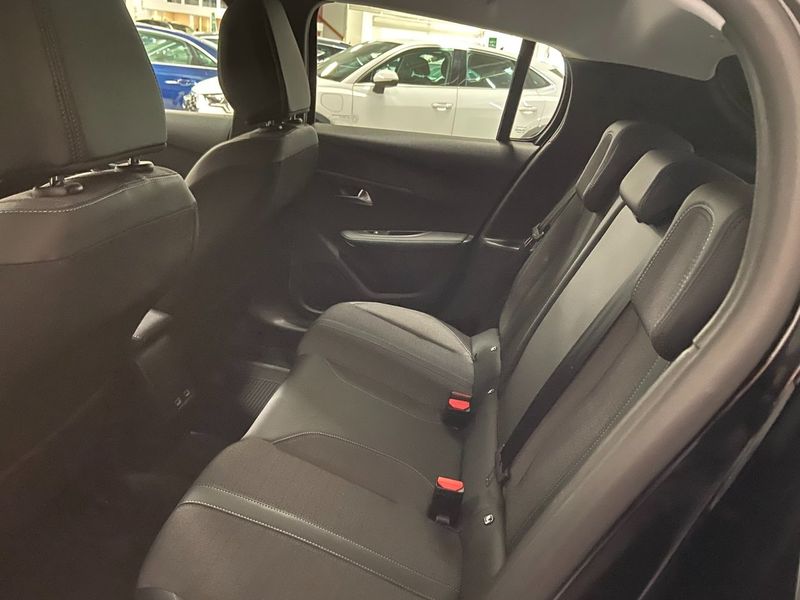 Peugeot 208 bild 9