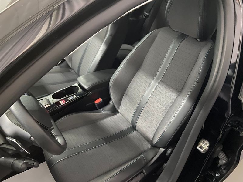 Peugeot 208 bild 7