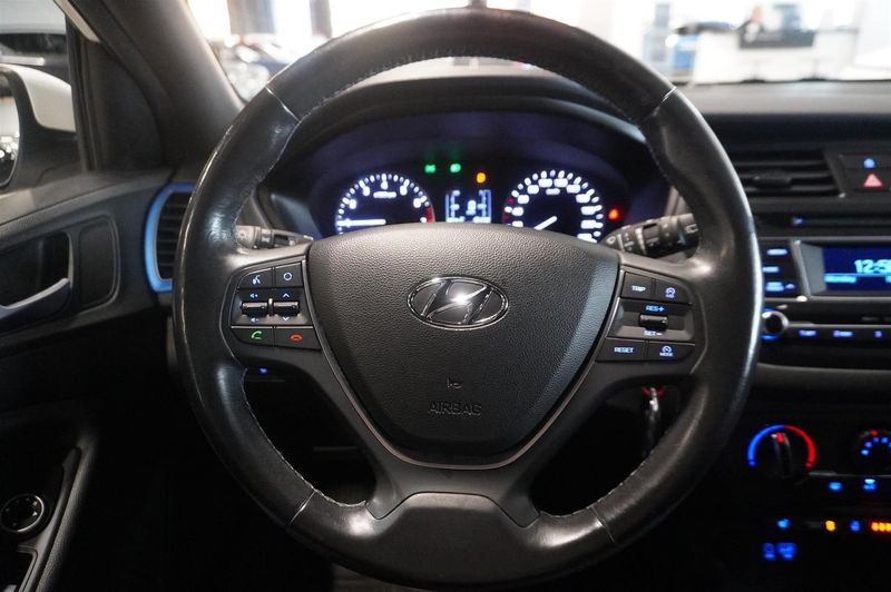 Hyundai i20 bild 15