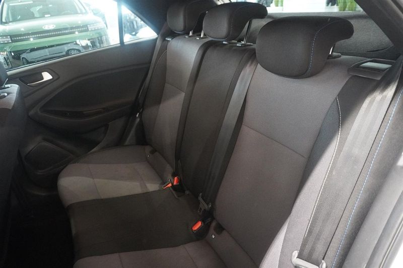 Hyundai i20 bild 13