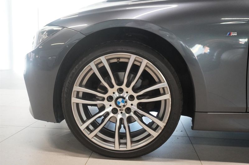 BMW 320 bild 9
