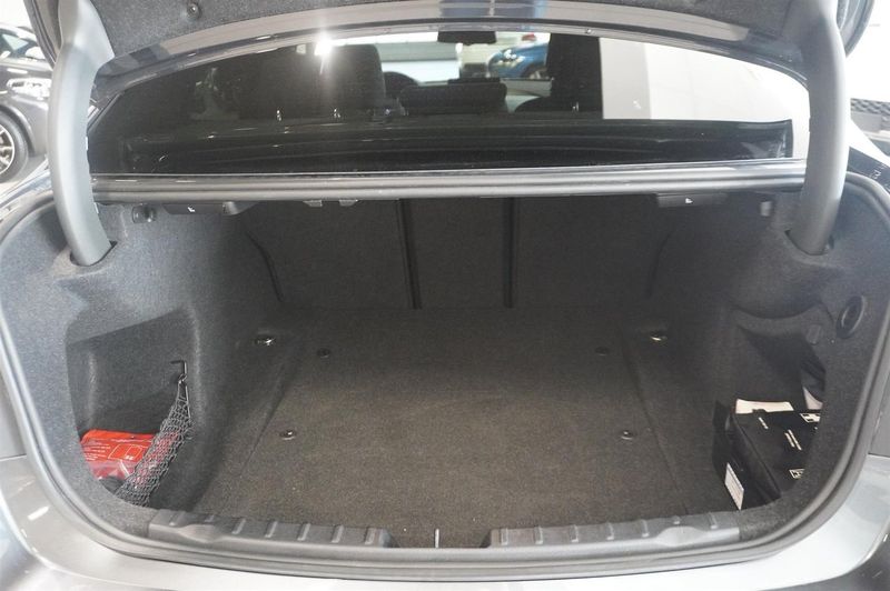 BMW 320 bild 11