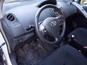 Toyota Yaris bild 11