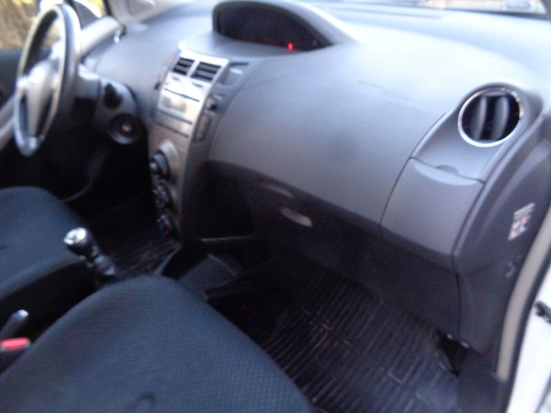 Toyota Yaris bild 24