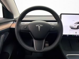 Tesla Model 3 bild 17