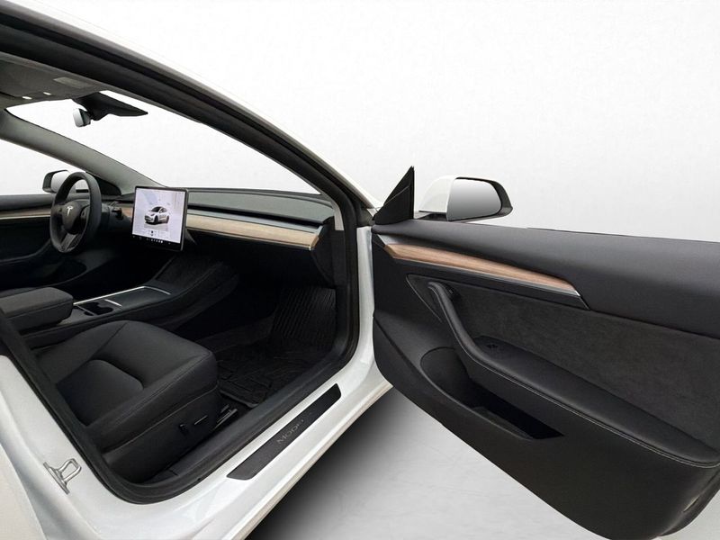 Tesla Model 3 bild 19