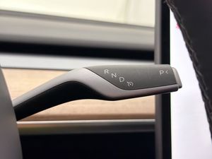 Tesla Model 3 bild 32