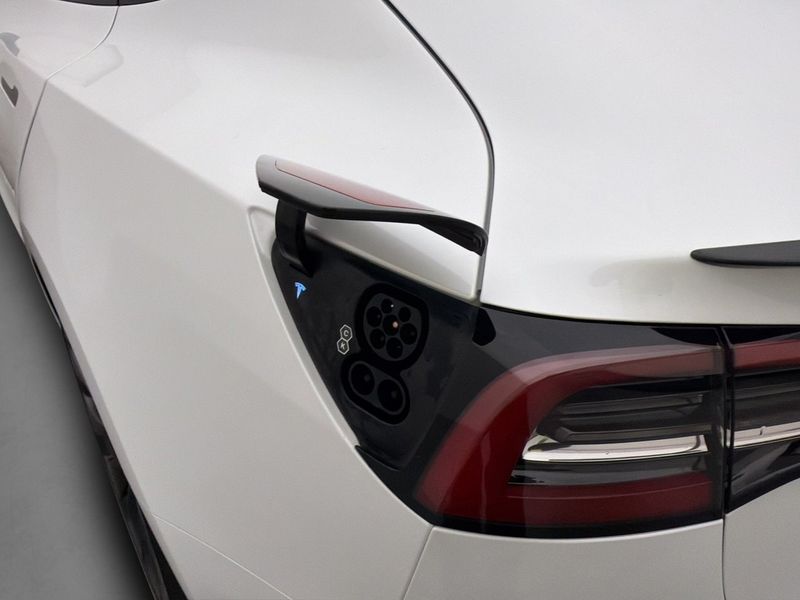 Tesla Model 3 bild 22