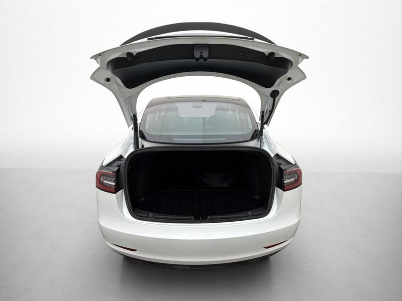 Tesla Model 3 bild 20