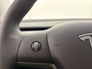 Tesla Model 3 bild 31
