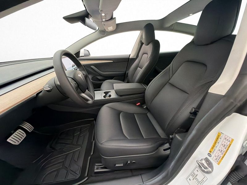 Tesla Model 3 bild 13