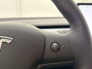 Tesla Model 3 bild 30
