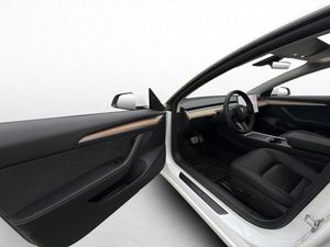 Tesla Model 3 bild 12