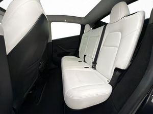 Tesla Model Y bild 15