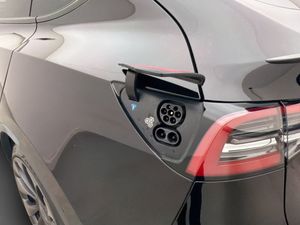 Tesla Model Y bild 23