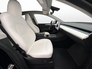 Tesla Model Y bild 18