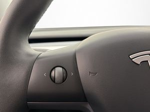 Tesla Model Y bild 31