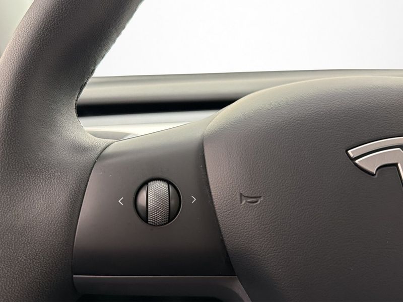 Tesla Model Y bild 31