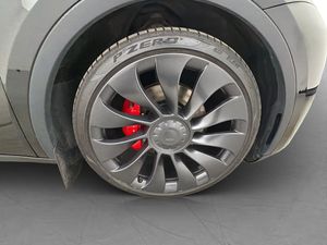 Tesla Model Y bild 11