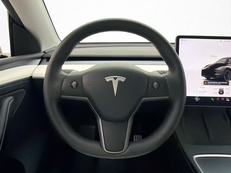 Tesla Model Y bild 17