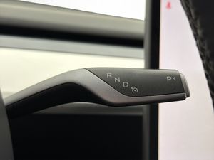 Tesla Model Y bild 33